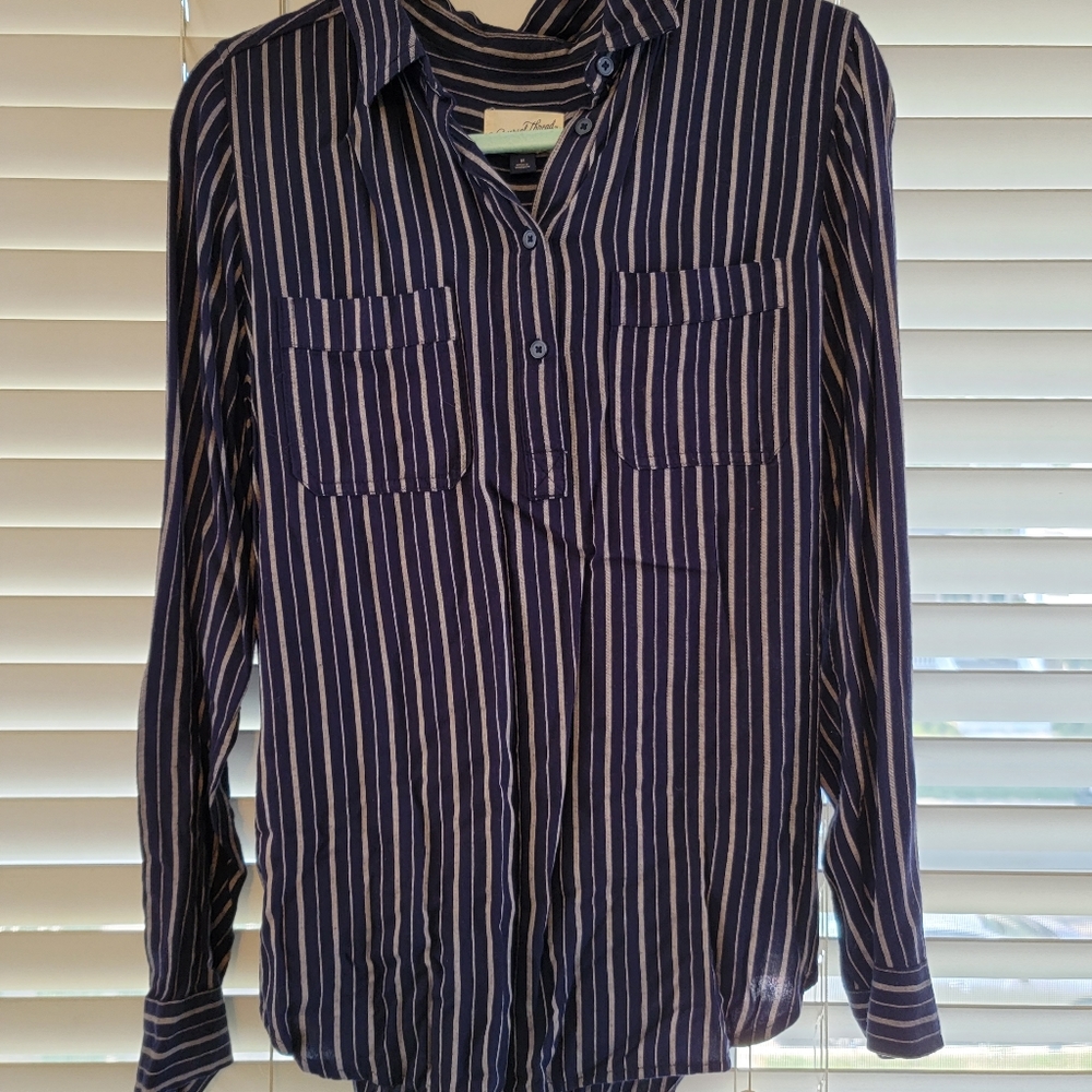 Universal Thread navy long sleeve button down